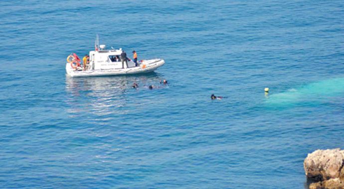İzmir'de yurtdışına kaçak çıkmak isteyen 50 göçmen yakalandı