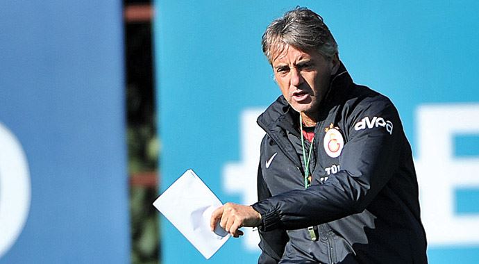 Mancini'ye harıl harıl tercüman aranıyor Mancini'ye harıl harıl tercüman aranıyor