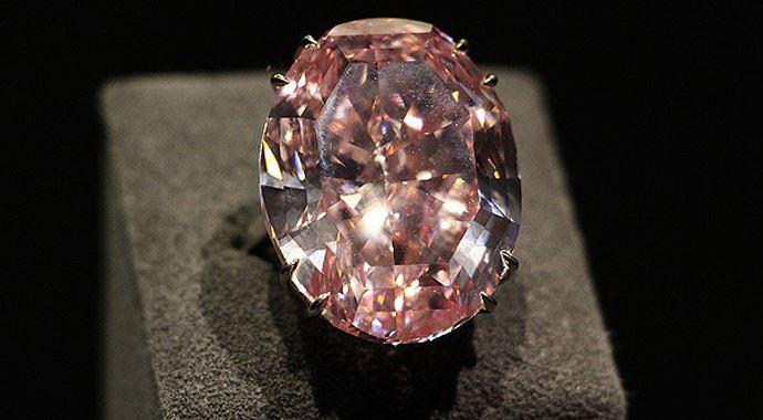 Pembe Yıldız, 83,4 milyon dolara alıcı buldu Pembe Yıldız, 83,4 milyon dolara alıcı buldu