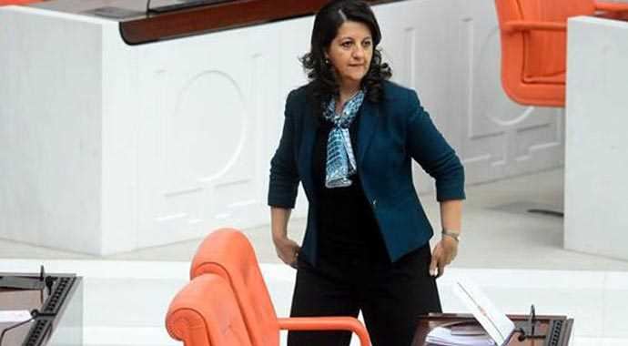 BDP'li vekil Meclis'e pantolonla geldi BDP'li vekil Meclis'e pantolonla geldi