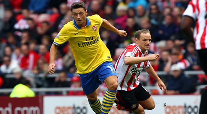 Mesut Özil, İngiliz ve Alman medyasını kızdırdı