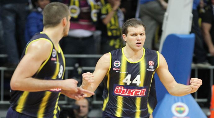 Fenerbahçe Ülker 5'te 5 yaptı (14 Kasım 2013) Fenerbahçe Ülker 5'te 5 yaptı (14 Kasım 2013)