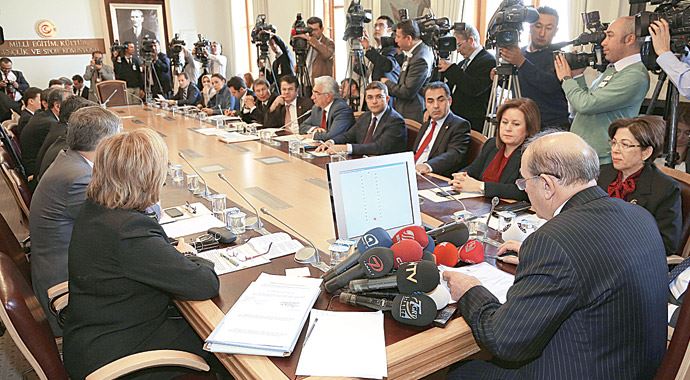 Muhalefet masadan kalkmıyor