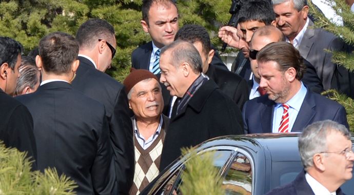 Başbakan Erdoğan cuma namazını Nuryağdı Camii'nde kıldı
