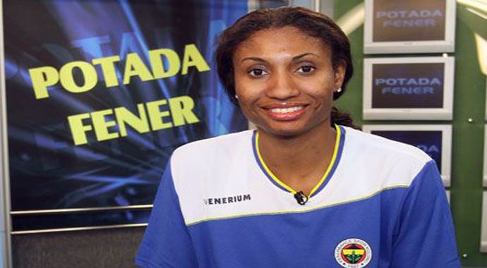 Angel McCoughtry, Bayanlar Euroleague ilk 5&#039;ine seçildi