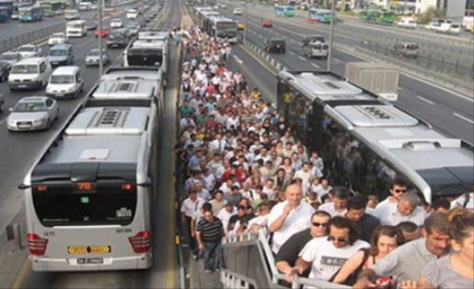 Pazar günü metrobüs uyarısı Pazar günü metrobüs uyarısı