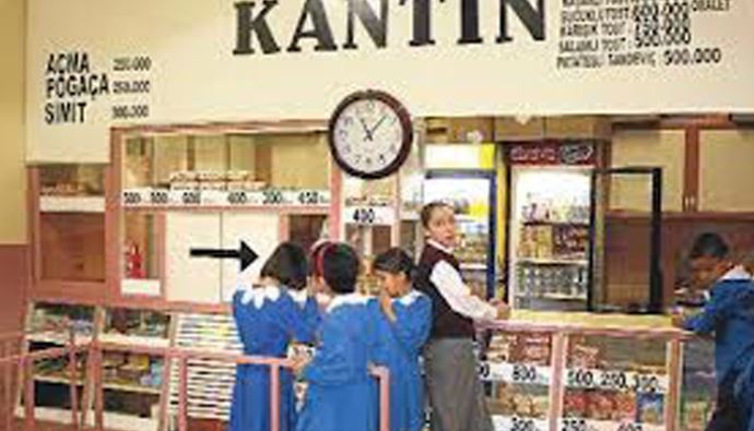 Okul kantinleri hastalık saçıyor Okul kantinleri hastalık saçıyor