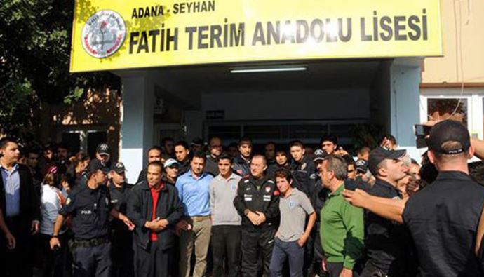 Fatih Terim, adını taşıyan liseyi ziyaret etti