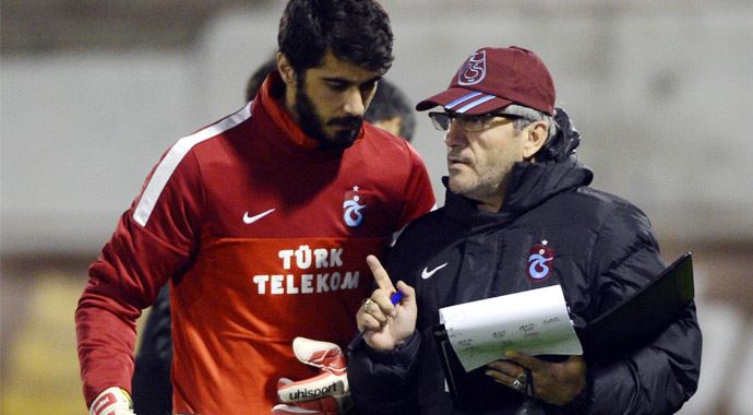 Mustafa Akçay'dan oyuncularına uyarı Mustafa Akçay'dan oyuncularına uyarı