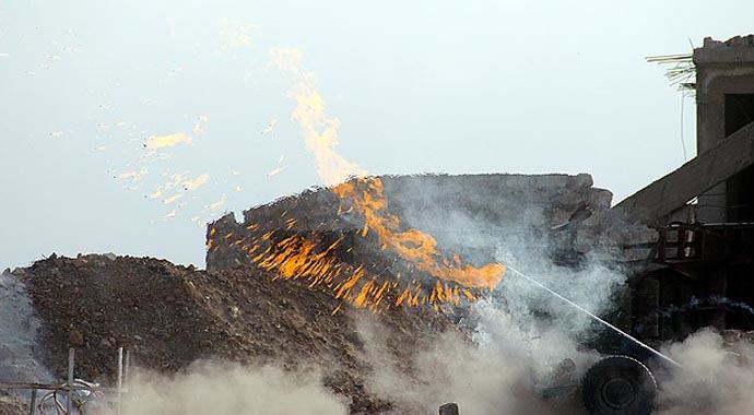 Esed rejimi Hama'da kesici aletlerle 15 kişiyi infaz etti Esed rejimi Hama'da kesici aletlerle 15 kişiyi infaz etti