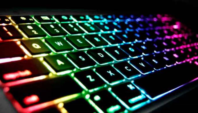 Anonymous'un 'hacker'ına 10 yıl hapis Anonymous'un 'hacker'ına 10 yıl hapis