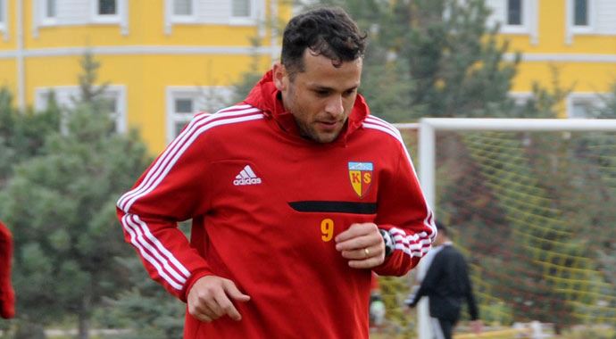 Kayserispor&#039;da Bobo sevinci, geri dönüyor