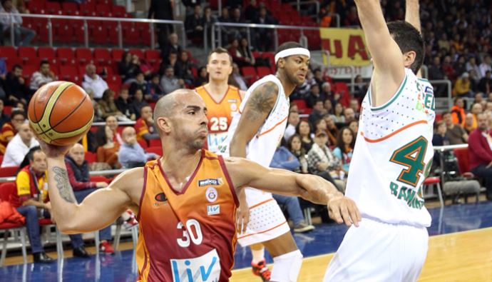 Galatasaray'ın 24 maçlık serisine Banvit son verdi Galatasaray'ın 24 maçlık serisine Banvit son verdi