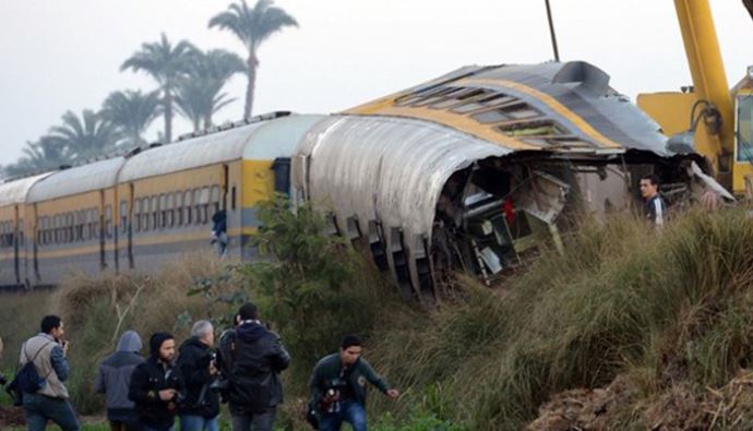 Mısır'da kargo treni kaza yaptı, 24 ölü