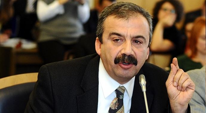 Sırrı Süreyya Önder açıkladı 'İstanbul için aday adayıyım' Sırrı Süreyya Önder açıkladı 'İstanbul için aday adayıyım'