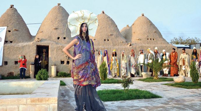 Harran'ı geçmişe götüren defile Harran'ı geçmişe götüren defile
