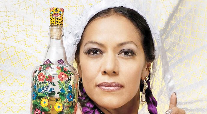 Buğulu sesiyle Lila Downs Buğulu sesiyle Lila Downs