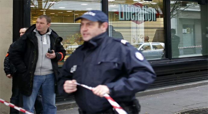 Liberation gazetesine silahlı saldırı Liberation gazetesine silahlı saldırı