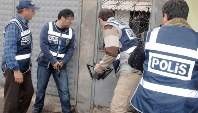İstanbul'da şafak vakti eş zamanlı uyuşturucu operasyonu İstanbul'da şafak vakti eş zamanlı uyuşturucu operasyonu