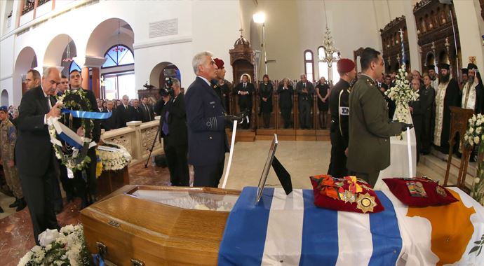 Klerides'e devlet töreni Klerides'e devlet töreni