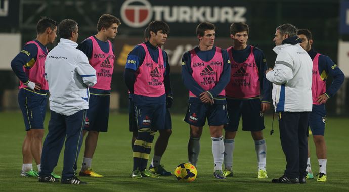 Fenerbahçe idmanında 10 yeni isim