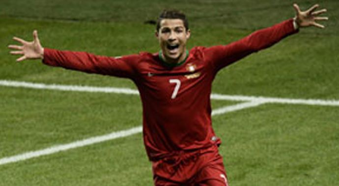 Portekiz'i Ronaldo sırtladı Portekiz'i Ronaldo sırtladı