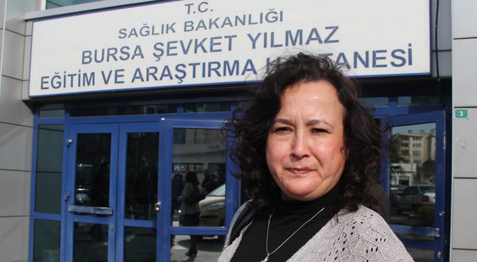 Ameliyatta unutulan yapay damar 18 yıl sonra damaktan çıkdı Ameliyatta unutulan yapay damar 18 yıl sonra damaktan çıkdı