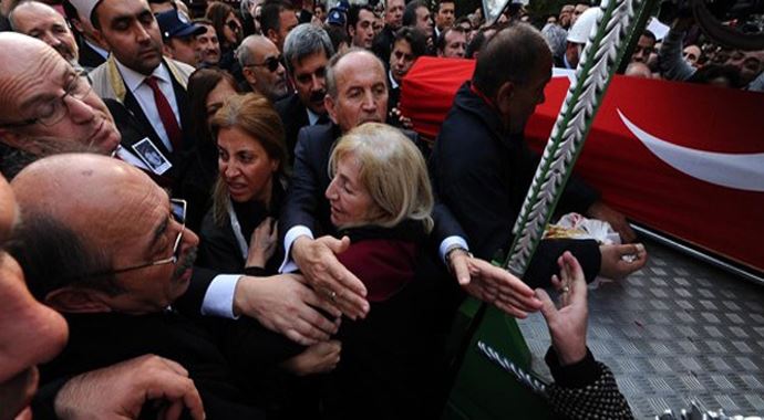 Necla uygur'u ezilmekten Kadir Topbaş kurtardı Necla uygur'u ezilmekten Kadir Topbaş kurtardı