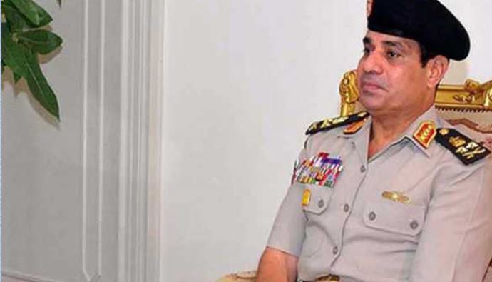 Mısır Savunma Bakanı Sisi, saldırıda ölenlerin cenazesine katıldı
