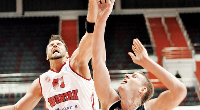 Kartal yüksek uçtu, 64-61 Kartal yüksek uçtu, 64-61
