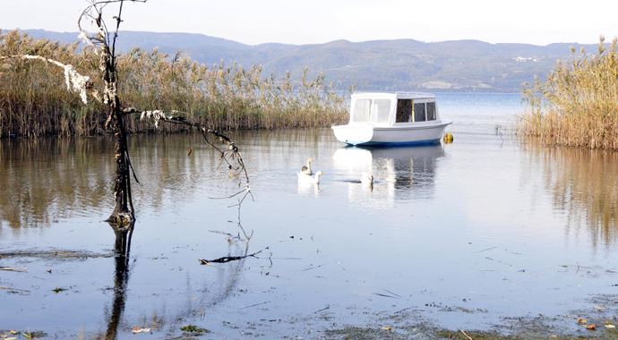 Sapanca Gölü&#039;nde su çekilmesi 60 metreyi aştı