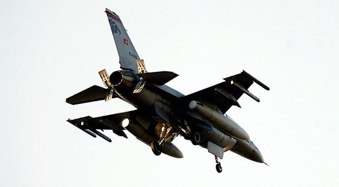 Sınırda hava muhabere devriye görevi
