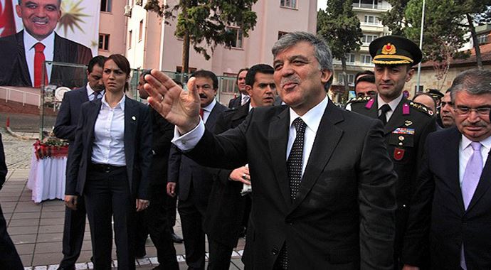 Abdullah Gül, birlik ve beraberlik mesajları verdi