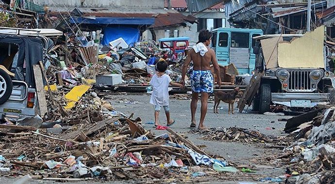 Haiyan tayfununda ölü sayısı 5 binin üzerinde
