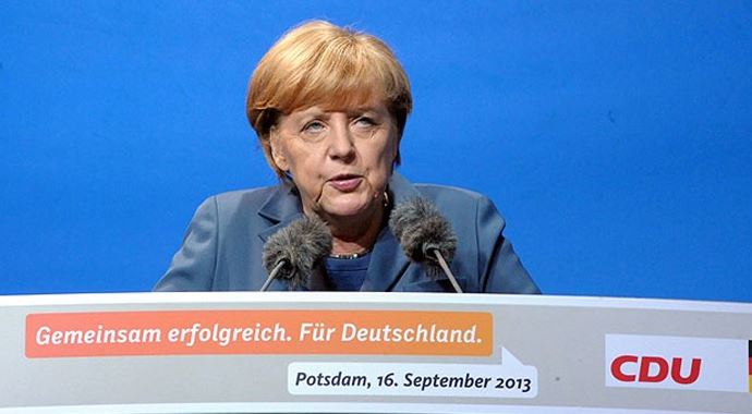 Merkel, Yunanistan Başbakanı Samaras'la görüştü