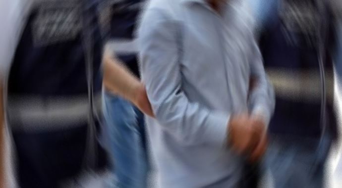 Eskiş eşini 5 saat rehin aldı