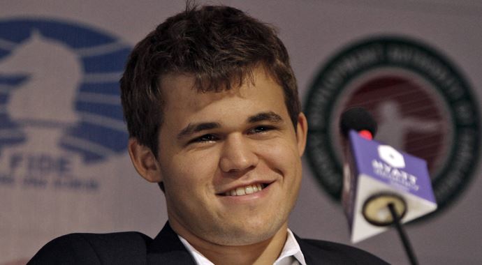 Satranç'ın yeni kralı  Magnus Carlsen