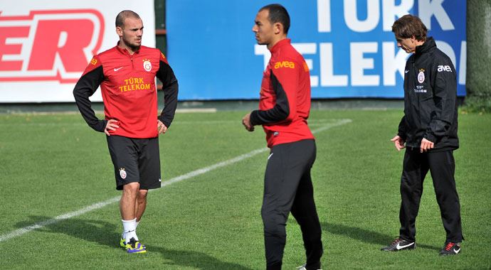 Galatasaray'da Wesley Sneijder takımla antrenmanlara katıldı