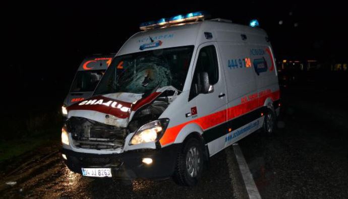 Ambulansın çarptığı yaya öldü