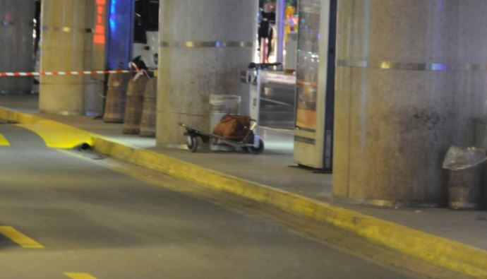 Atatürk Havalimanı'nda unutulan çanta panikletti
