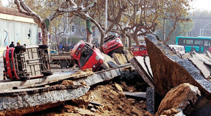 Letonya ve Çin'de facia, 82 kişi öldü Letonya ve Çin'de facia, 82 kişi öldü