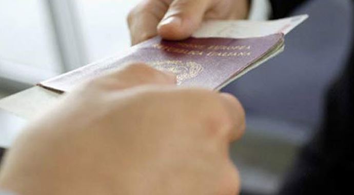Güney Kıbrıslılar 20 dolara vize alıp Türkiye&#039;ye girebilecek