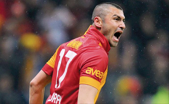 Burak Yılmaz '100'ler Kulübü'nün 35. üyesi oldu Burak Yılmaz '100'ler Kulübü'nün 35. üyesi oldu