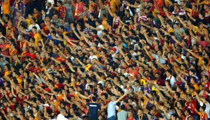 Arena'da futbolculara tepki