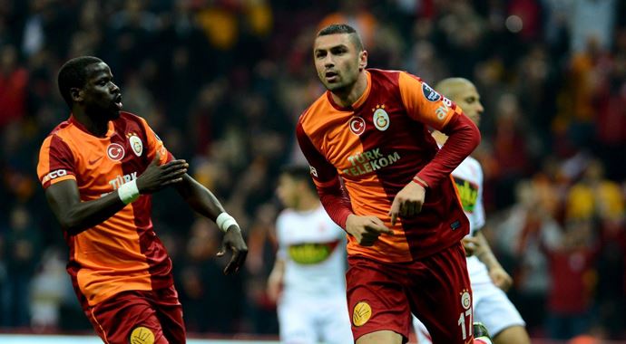 Galatasaray Sivasspor maçında kırmızı kartlar hava uçuştu