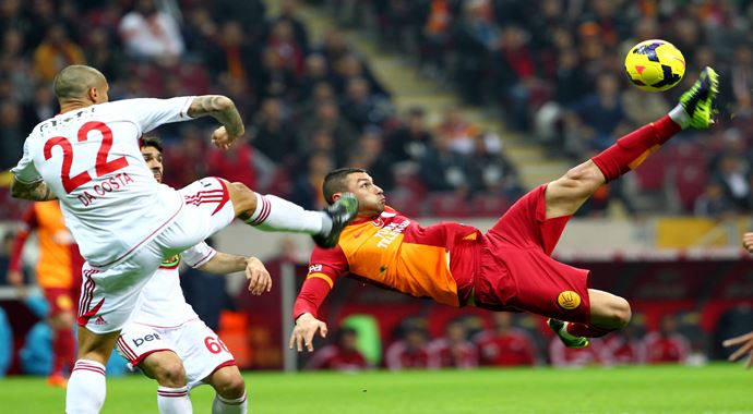 Galatasaray, Sivasspor'un yenilmezlik serisini sona erdirdi Galatasaray, Sivasspor'un yenilmezlik serisini sona erdirdi