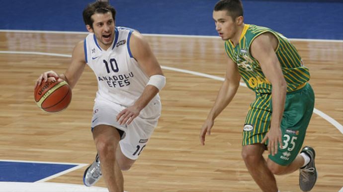 Anadolu Efes'ten Olin Edirne'ye 16 puan fark Anadolu Efes'ten Olin Edirne'ye 16 puan fark