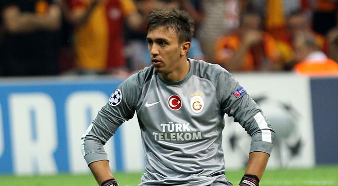 Muslera sakatlığını kulüp televizyonuna değerlendirdi