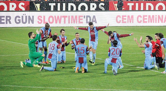 Trabzonspor Eskişehir'i Henrique ile vurdu Trabzonspor Eskişehir'i Henrique ile vurdu