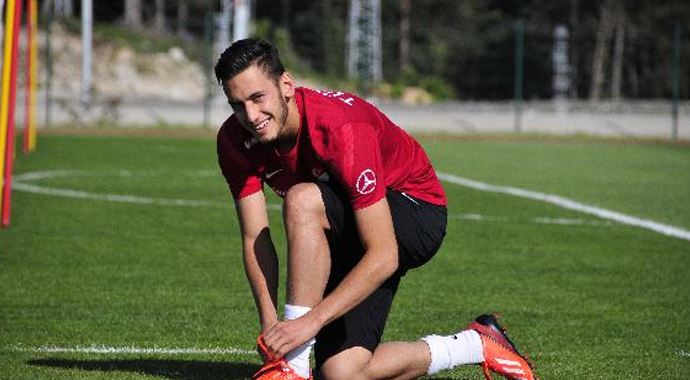Hakan attı Hamburg evinde kazandı